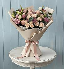 Букет цветов из:  Розы и Лизиантусы в Арзамасе