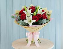 Букет цветов из:  Лилии и Розы в Арзамасе