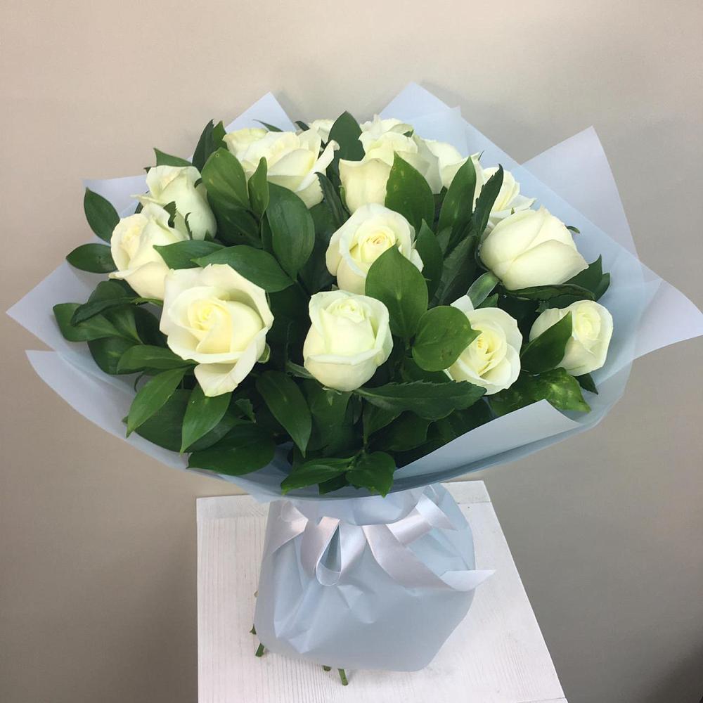 Букет 15 Белых роз Проуд в Арзамасе