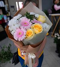 Букет цветов из:  Герберы, Розы и Хризантемы в Арзамасе