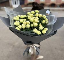 Букет Белые кустовые розы Солинеро в Арзамасе
