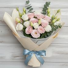 Букет цветов из:  Лизиантусы в Арзамасе