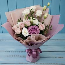 Букет цветов из:  Розы и Лизиантусы в Арзамасе