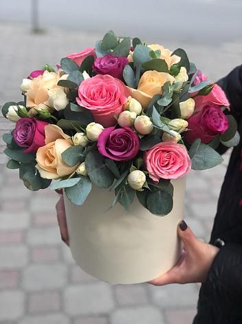 Цветочная композиция из Розы в шляпной коробке в Арзамасе