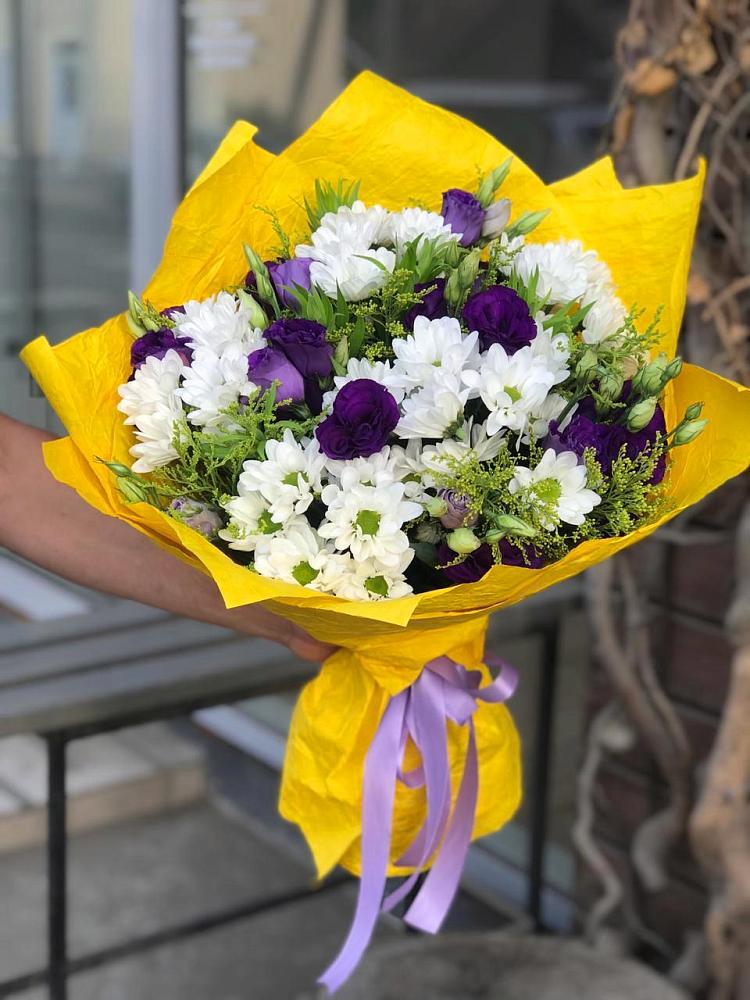 Букет цветов из: Ирисы, Хризантемы и Ромашки в Арзамасе
