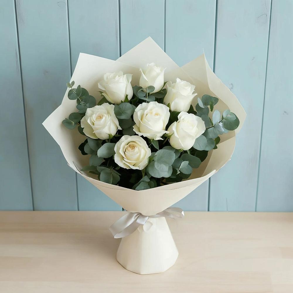 Букет Белые розы в Эвкалипте в Арзамасе