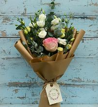 Букет цветов из:  Розы и Лизиантусы в Арзамасе