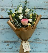 Букет цветов из:  Розы и Лизиантусы в Арзамасе