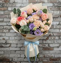 Букет цветов из:  Розы, Лизиантусы и Гвоздики #REPLACE_PRED# Арзамасе